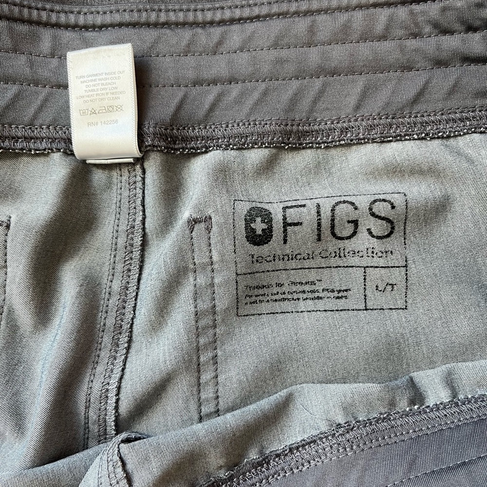 Figs Gray Scrub Set - Picture 3 of 9